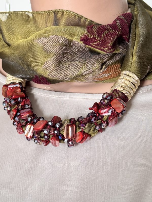 FOULARD GIOIELLO colore verde olio con inserti di fiori - immagine 4