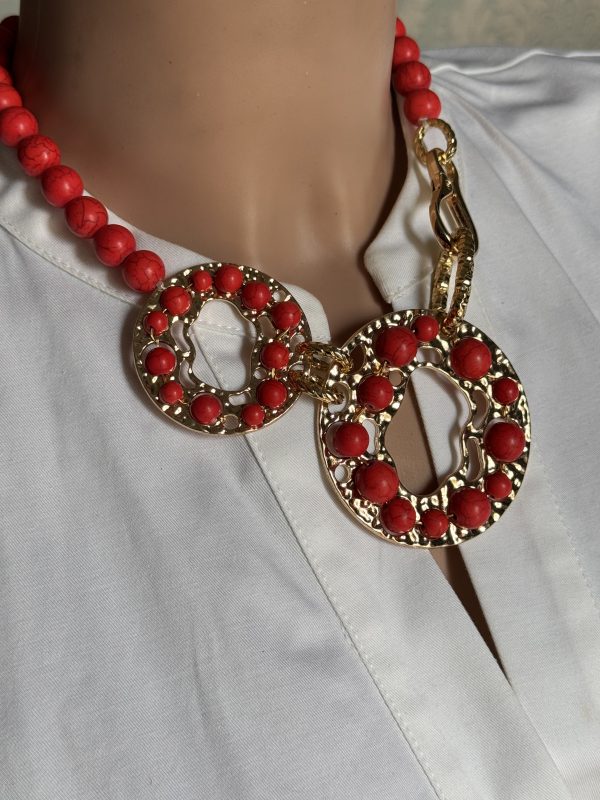 COLLANA girocollo con 2 cerchi ricoperti di perline rosse - immagine 2